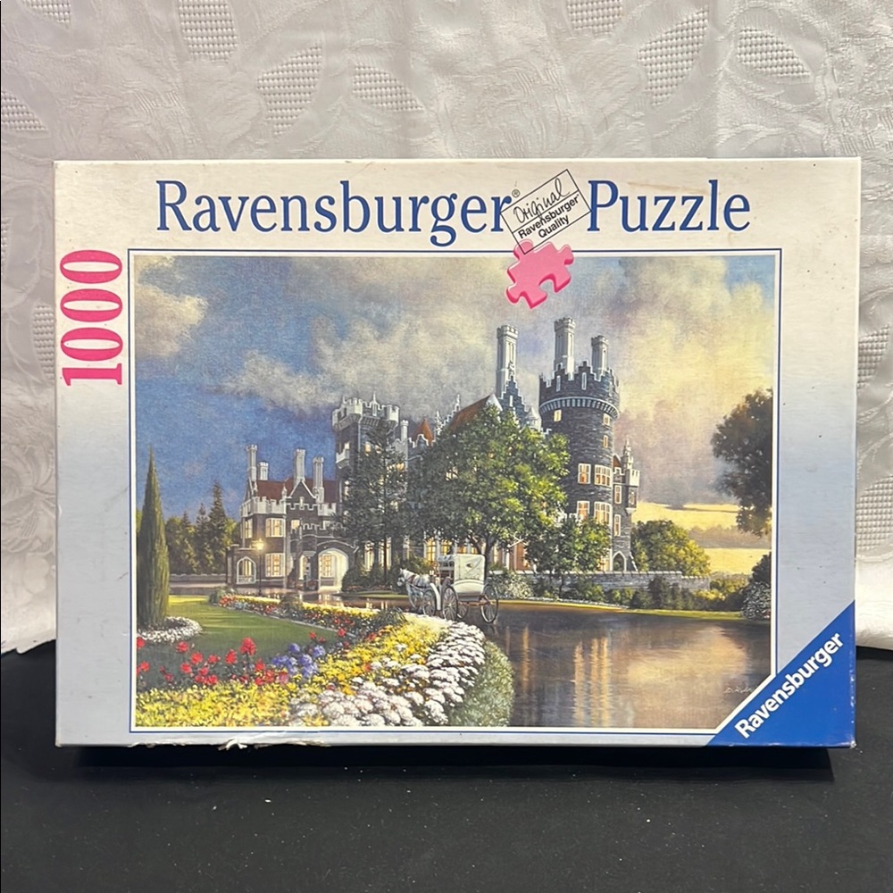 Ravensburger Tranquil Castle Enchanting Castle Puzzle 1000 Pieces